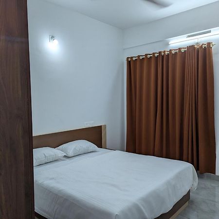 מלון Vaduvanchal Jayalakshmi Residency מראה חיצוני תמונה