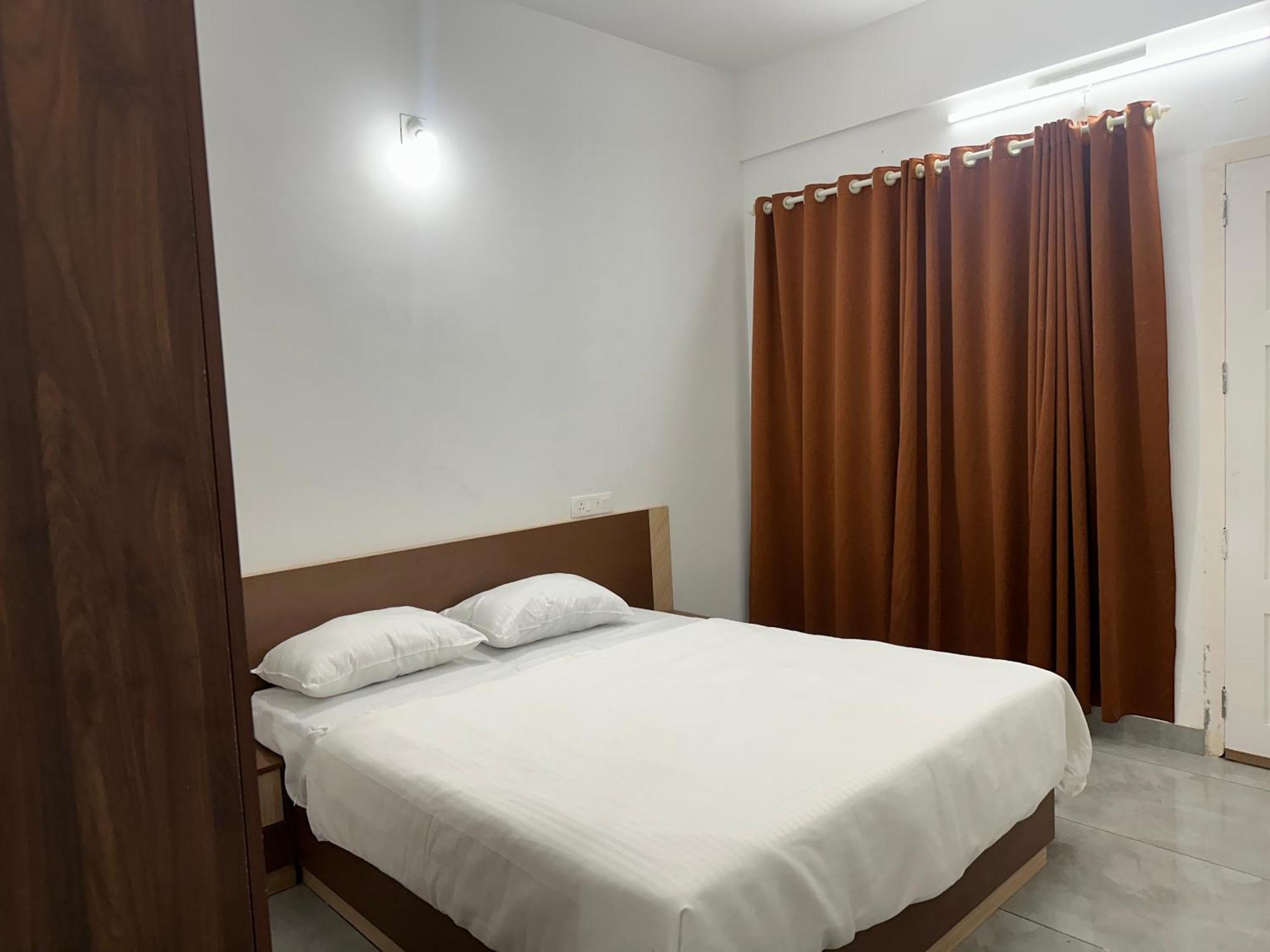 מלון Vaduvanchal Jayalakshmi Residency מראה חיצוני תמונה