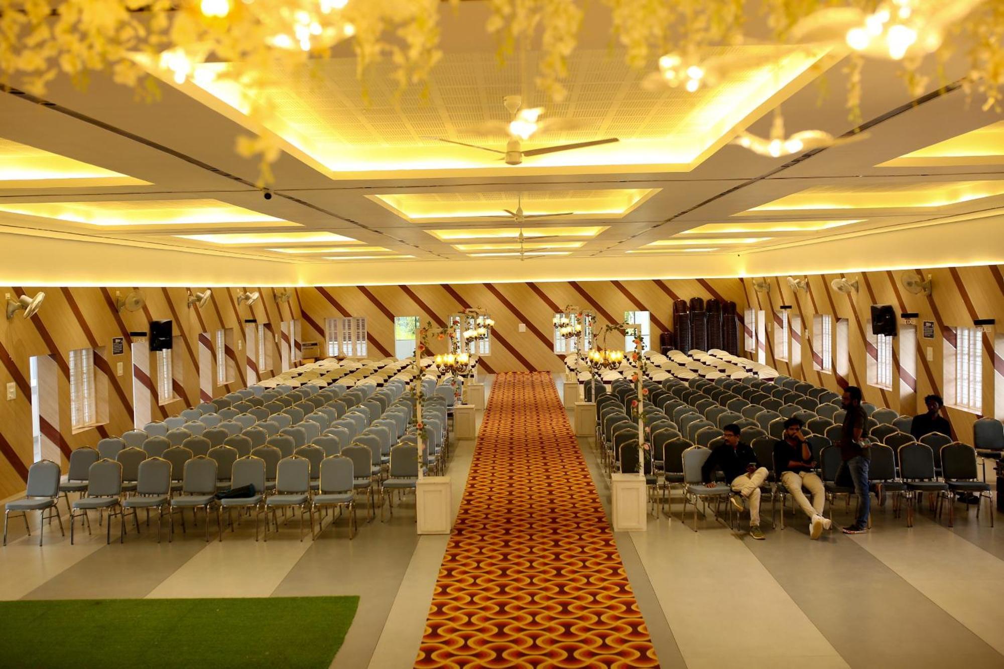 מלון Vaduvanchal Jayalakshmi Residency מראה חיצוני תמונה
