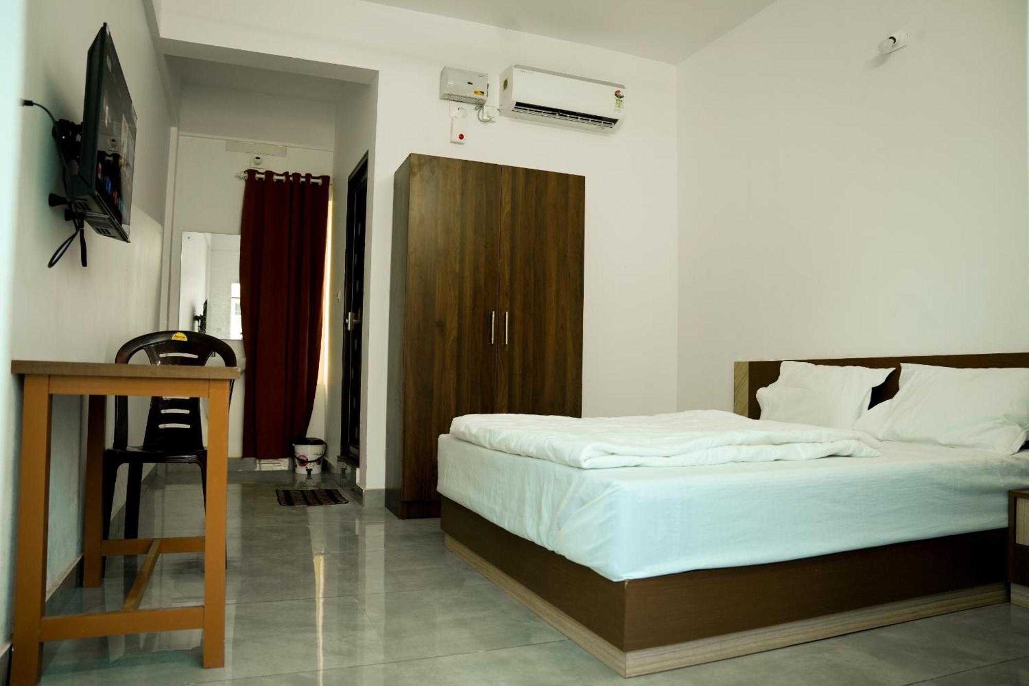 מלון Vaduvanchal Jayalakshmi Residency מראה חיצוני תמונה