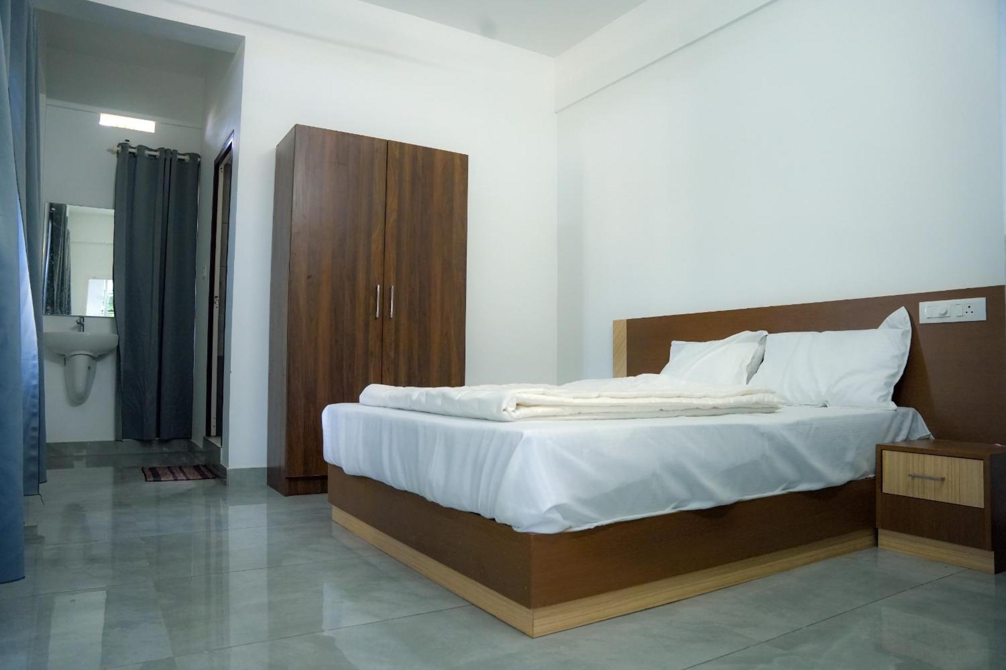 מלון Vaduvanchal Jayalakshmi Residency מראה חיצוני תמונה