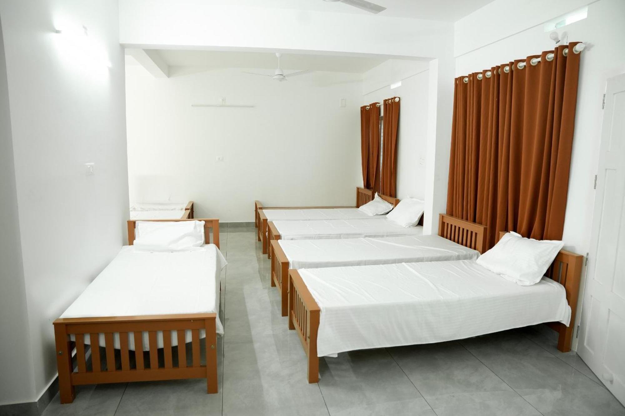 מלון Vaduvanchal Jayalakshmi Residency מראה חיצוני תמונה